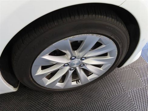 Used 2018 Tesla Model S 100D image 9