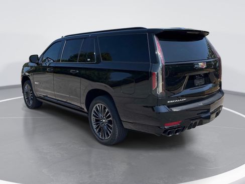 Used 2023 Cadillac Escalade ESV V AWD/4WD image 6