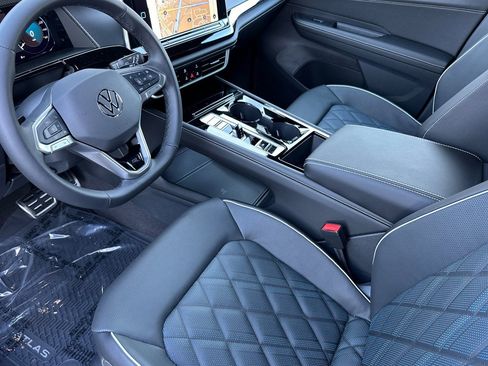 New 2026 Volkswagen Atlas Cross Sport SEL Premium R-Line image 9