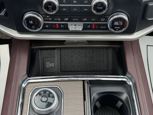 Used 2023 Ford Expedition Limited image 25
