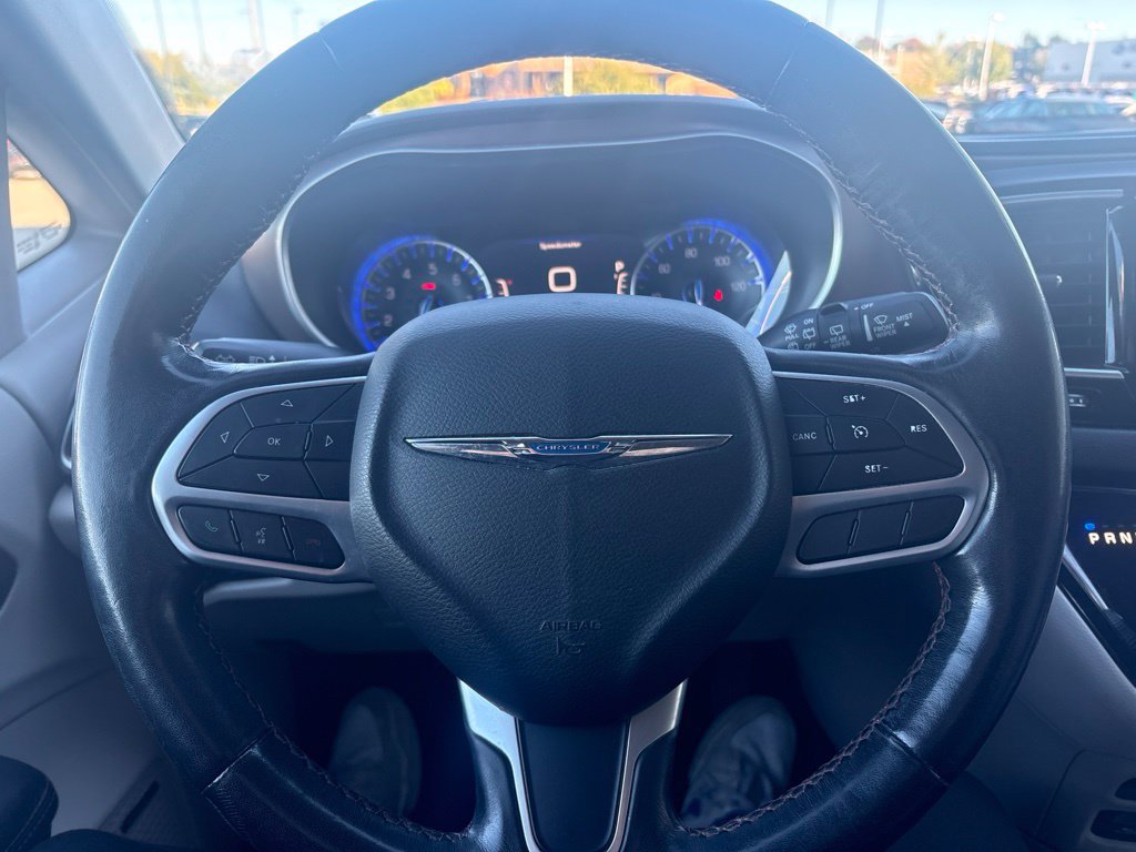 Used 2019 Chrysler Pacifica Touring-L Plus FWD image 16