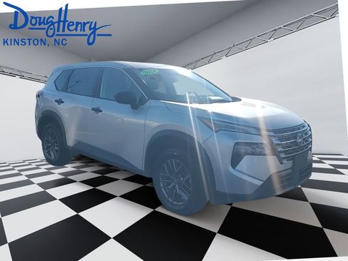 Used 2024 Nissan Rogue S AWD/4WD image 7