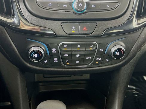 Used 2022 Chevrolet Equinox RS image 15