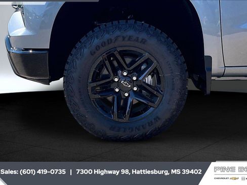 New 2026 Chevrolet Silverado 1500 Custom Trail Boss w/ LPO, Dark Essentials Package AWD/4WD image 8