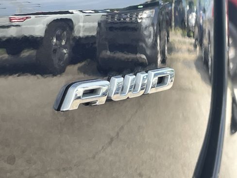Certified 2022 Ford Edge Titanium AWD/4WD image 10