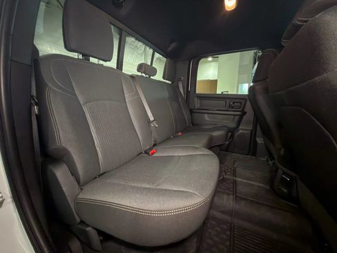 Used 2024 RAM 3500 Tradesman w/ Chrome Appearance Group AWD/4WD image 14