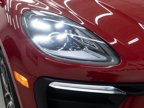 Used 2024 Porsche Macan w/ Premium Plus Package image 42