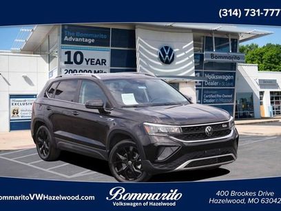 Certified 2023 Volkswagen Taos SE w/ Panoramic Sunroof Package