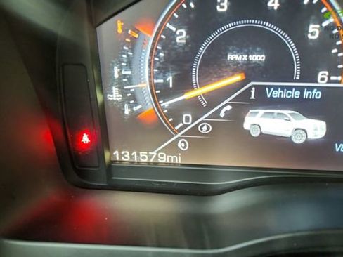 Used 2015 Cadillac Escalade Luxury RWD image 42