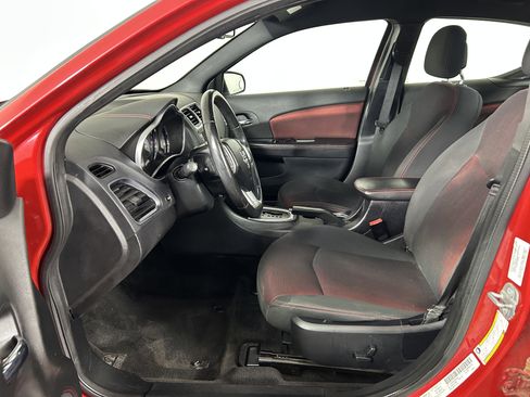 Used 2012 Dodge Avenger SXT Plus image 9