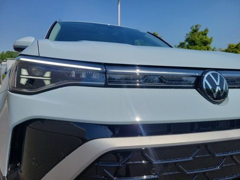 New 2026 Volkswagen Taos SEL AWD/4WD image 24