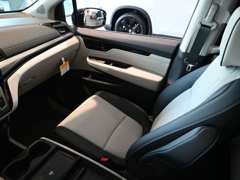 New 2026 Honda Odyssey Elite image 8