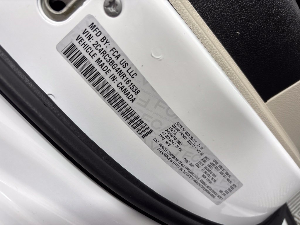 Used 2022 Chrysler Pacifica Touring-L AWD/4WD image 34