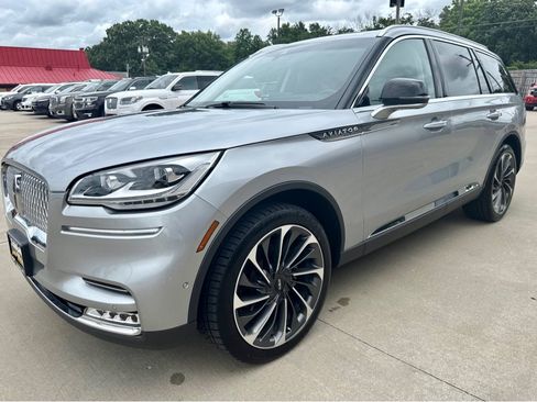 Used 2021 Lincoln Aviator Reserve w/ Equipment Group 202A AWD/4WD image 3