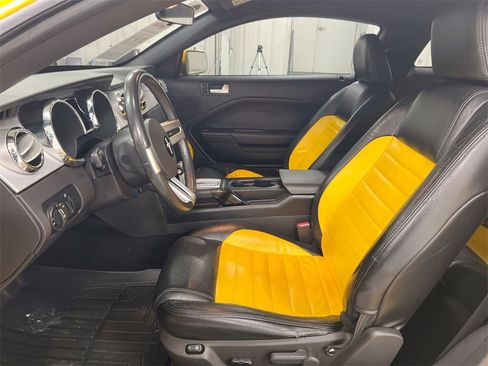 Used 2005 Ford Mustang GT image 18