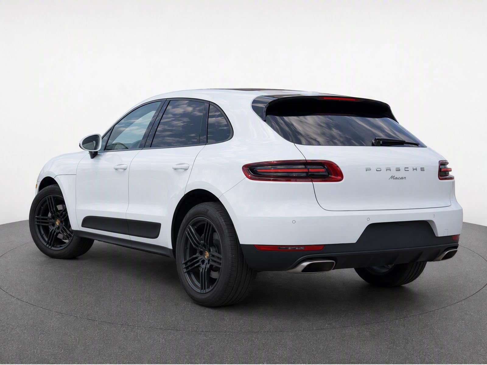 Used 2017 Porsche Macan AWD/4WD image 3