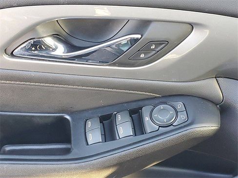 Certified 2023 Chevrolet Traverse LT w/ LPO, Floor Liner Package image 18