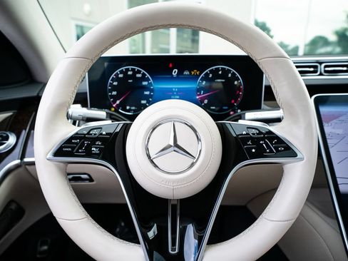 Used 2022 Mercedes-Benz S 500 4MATIC w/ Warmth & Comfort Package image 33