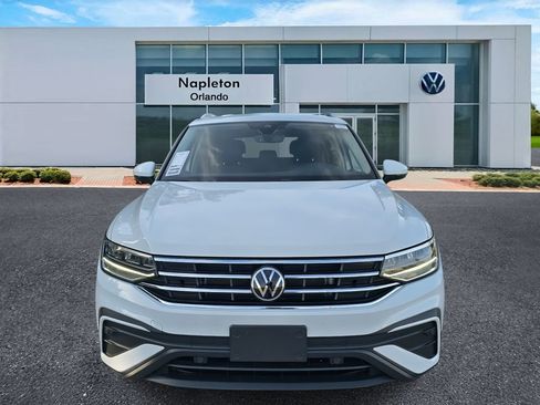 Used 2022 Volkswagen Tiguan SE image 2