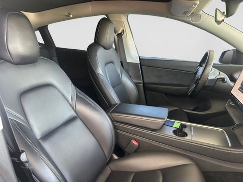 Used 2022 Tesla Model Y Performance AWD/4WD image 16