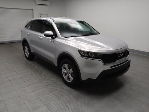 Used 2022 Kia Sorento LX AWD/4WD image 11