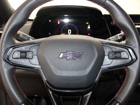 Used 2025 Chevrolet Trax RS w/ Sunroof Package image 40