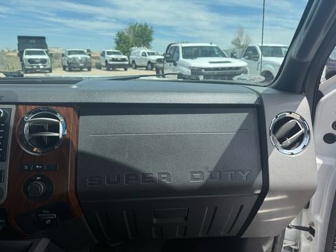 Used 2011 Ford F250 Lariat w/ Lariat Ultimate Pkg AWD/4WD image 19