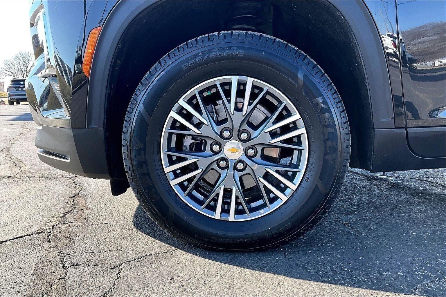 Used 2024 Chevrolet Traverse LT FWD image 15