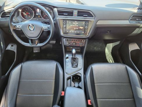 Used 2018 Volkswagen Tiguan SEL FWD image 10