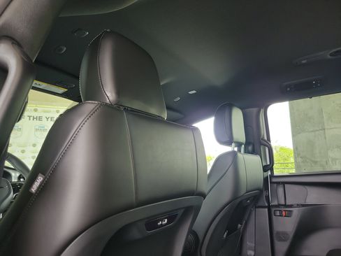 New 2026 Chrysler Pacifica Select FWD image 10