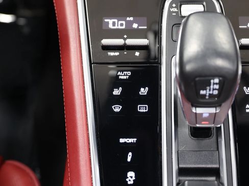 Used 2018 Porsche Panamera 4S Executive w/ Carbon Fiber Interior Package AWD/4WD image 39