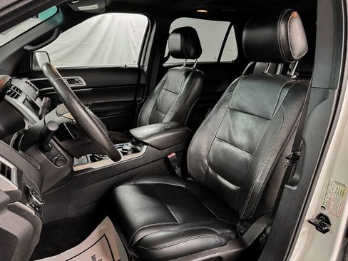 Used 2015 Ford Explorer Sport w/ Equipment Group 401A AWD/4WD image 9