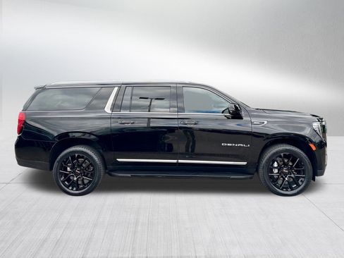 Used 2022 GMC Yukon XL Denali image 5
