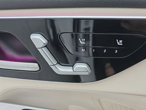 Used 2025 Mercedes-Benz GLC 300 image 28