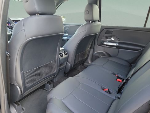 Used 2026 Mercedes-Benz GLB 250 image 5
