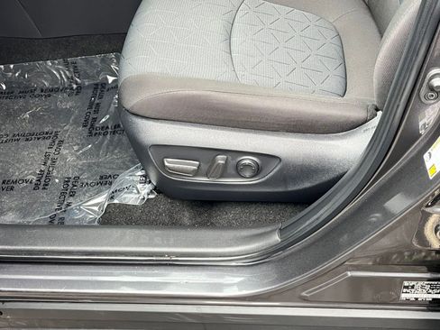 Used 2025 Toyota RAV4 XLE image 24