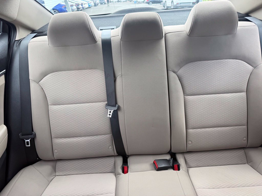Used 2019 Hyundai Elantra SE FWD image 37