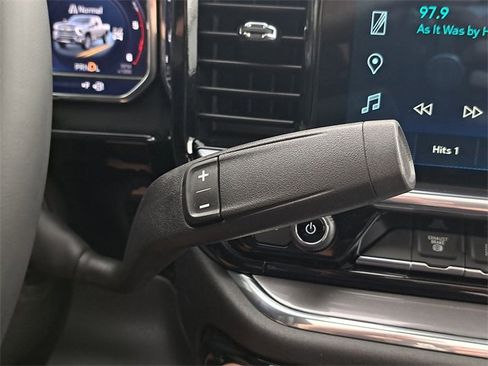 Used 2024 Chevrolet Silverado 3500 High Country w/ Technology Package image 32