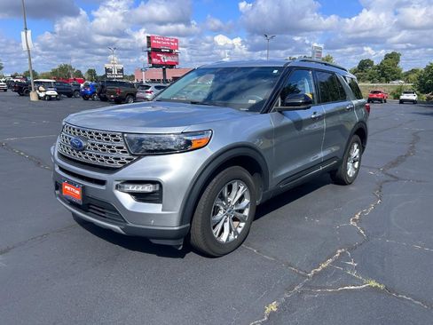 Used 2023 Ford Explorer Limited w/ Equipment Group 301A image 8