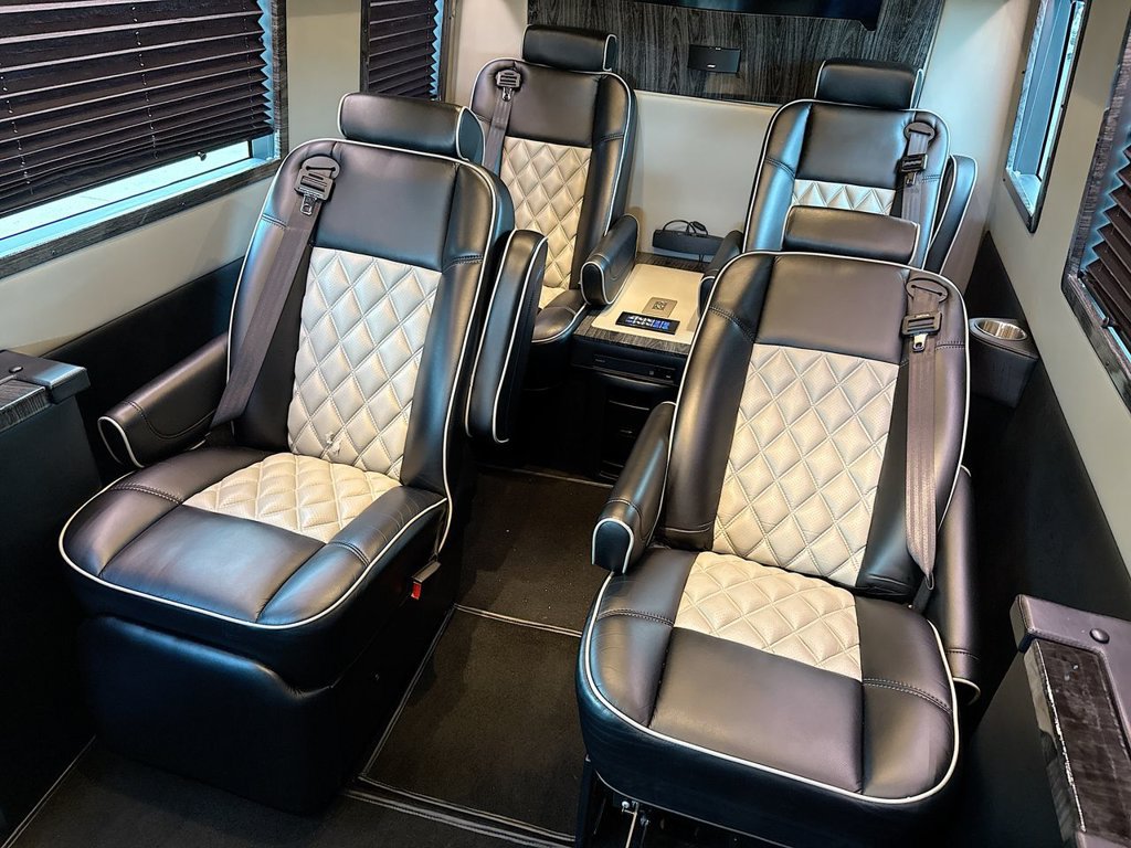 Used 2016 Mercedes-Benz Sprinter 3500 image 28