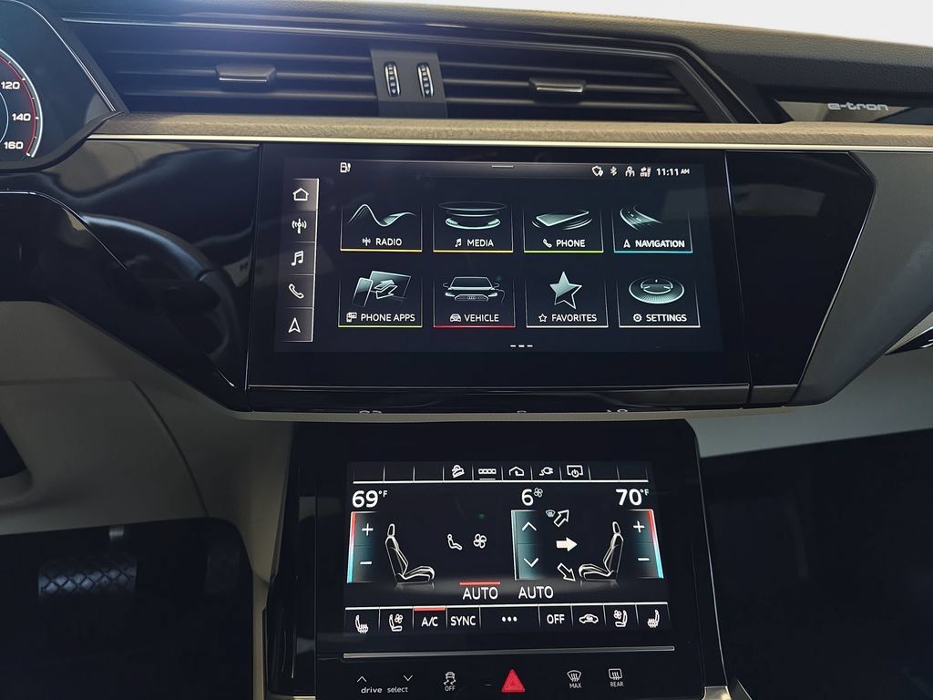 Used 2024 Audi Q8 e-tron Premium Plus w/ Premium Plus Package AWD/4WD image 23