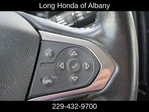 Used 2021 Chevrolet Traverse LT FWD image 28