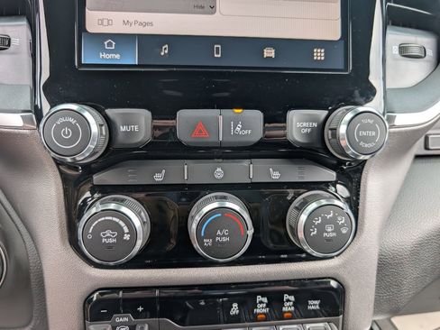 New 2026 RAM 1500 4x4 Crew Cab image 24