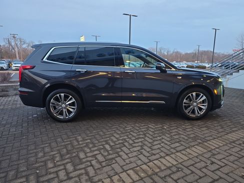 Certified 2025 Cadillac XT6 Premium Luxury image 6