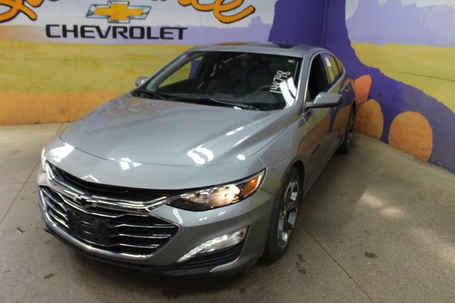 Used 2023 Chevrolet Malibu LT w/ LPO, Floor Liner Package FWD image 4