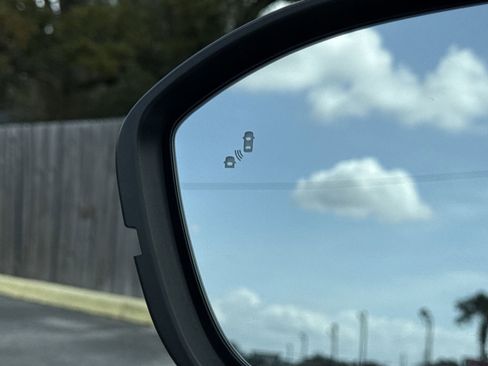 Used 2025 Nissan Murano SV image 15