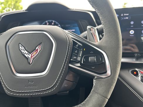 Used 2024 Chevrolet Corvette Stingray Premium Cpe w/ Z51 Performance Package RWD image 19