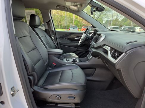 Used 2024 GMC Terrain SLT image 15