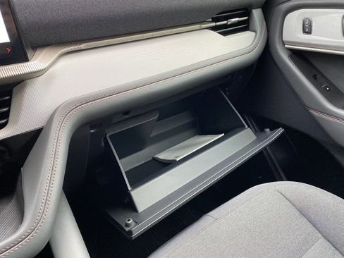 Used 2025 Ford Explorer Active image 31