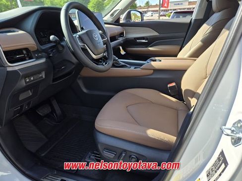 New 2026 Toyota Grand Highlander AWD image 7